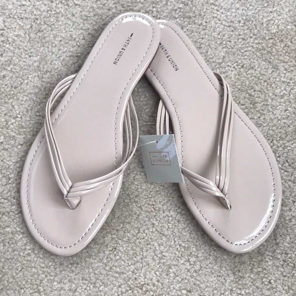 14th & Union Tan Faux Parent Leather Sandals sz 8.5